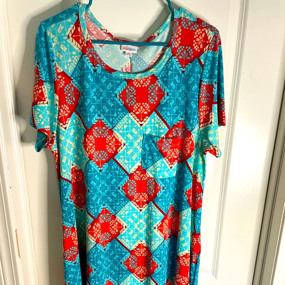EUC, like new, XL Lularoe patchwork Carly